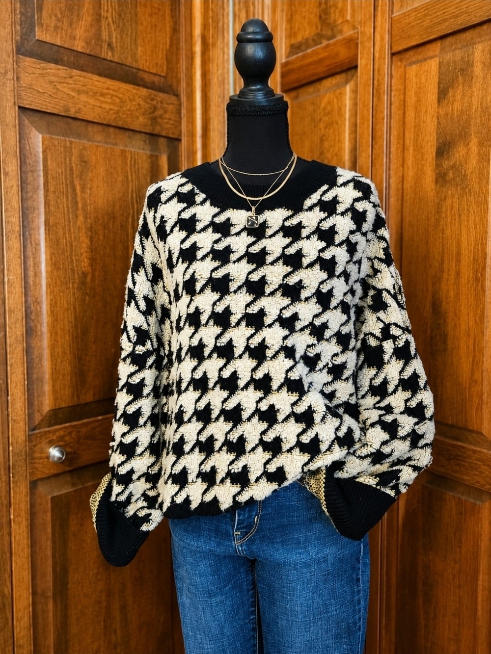 Max Studio Black & Cream Houndstooth Crewneck Sweater